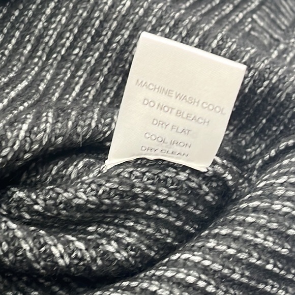 NWOT Stitches & Stripes XS Distressed Charcoal Black‎ V Neck Sweater - Picture 9 of 13